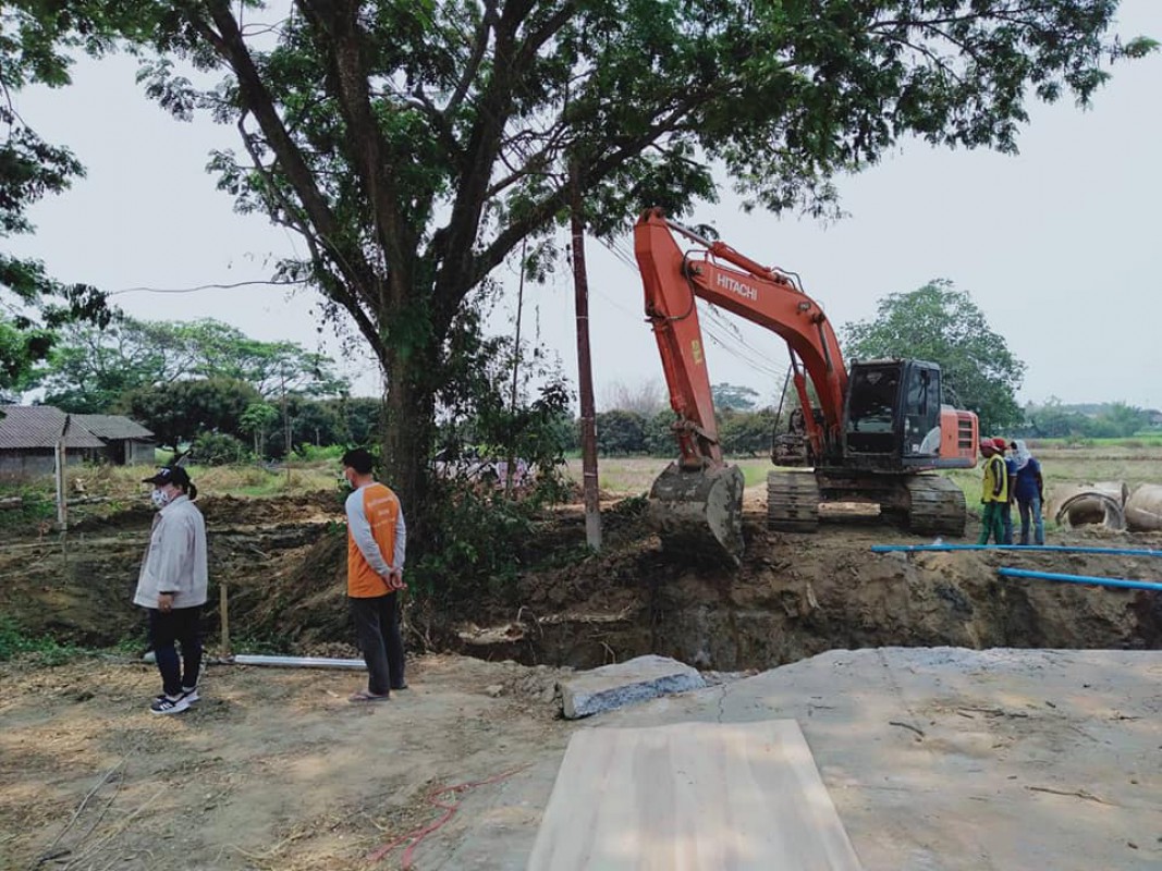 ประธานกรรมการและกรรมการเข้าตรวจเยี่ยม งานซ่อม สร้าง และเสริมผิวทาง ภายในเขตตำบล