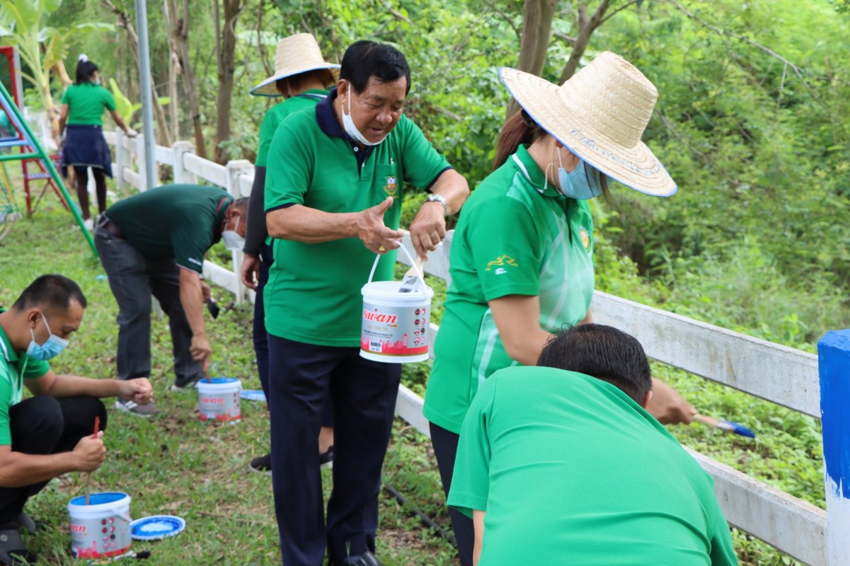 นายสุพิศ สมยาราช นายกองค์การบริหารส่วนตำบลดอยงาม
พร้อมด้วยคณะผู้บริหาร หัวหน้าส่วนราชการ พนักงานส่วนตำบล พนักงานจ้าง ร่วมกันทำกิจกรรมตามโครงการดอยงามที่รัก(ษ์) ครั้งที่ 2 